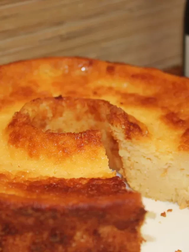 Aprenda esta receita de bolo cremoso de queijo